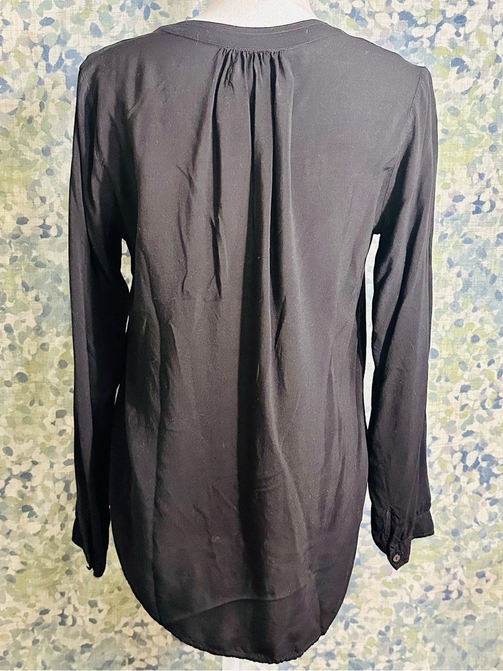 Velvet by Graham & Spencer Black Rayon Popover Blouse Size S - Picture 3 of 6